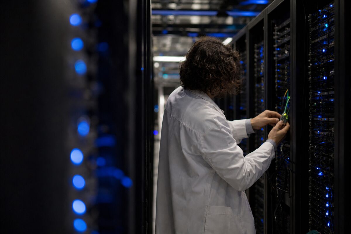 Broadcom's Leadership in Tech Rally: Insights for Traders and Investors