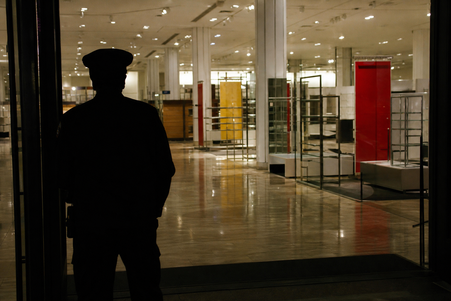 Macy's Q2 Earnings Beat: Unusual Options Activity and What It Means for Traders