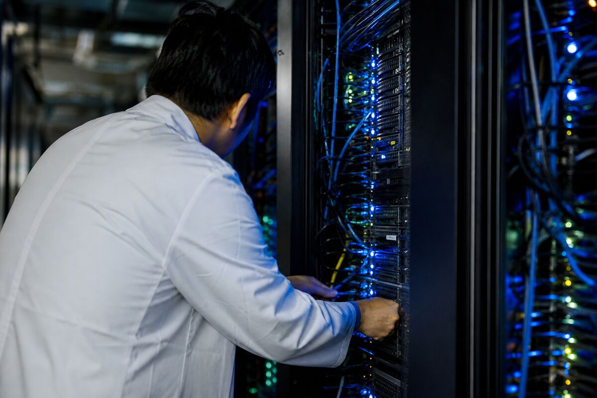 HPE's Guidance Hike: A Sign of Sustained Growth in AI Infrastructure?
